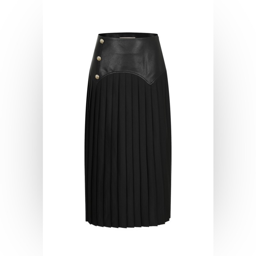 #08 The Runway Faux Leather Skirt